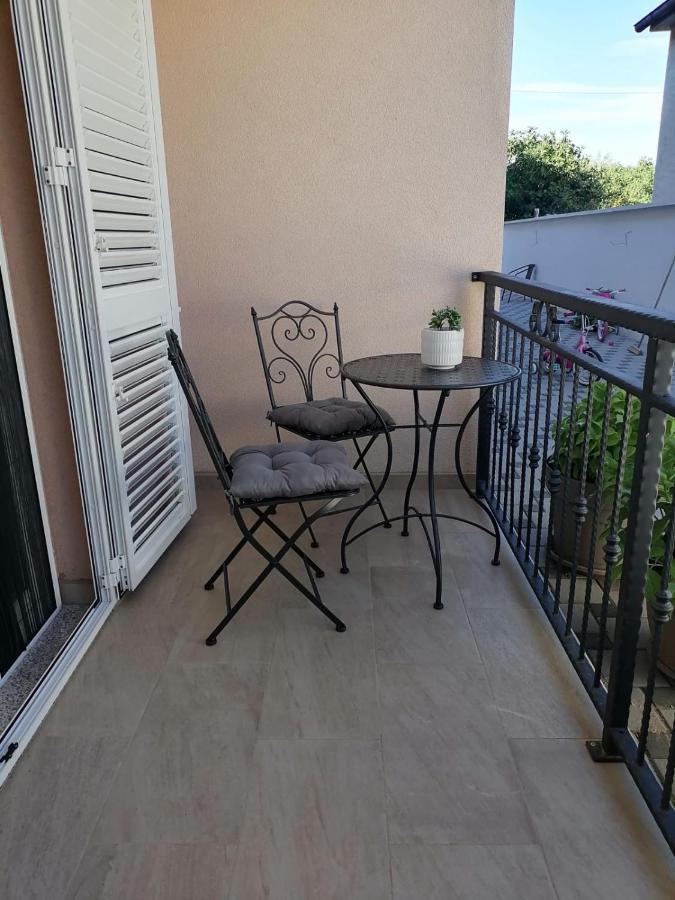 Ferienwohnung Ena Turanj Exterior foto